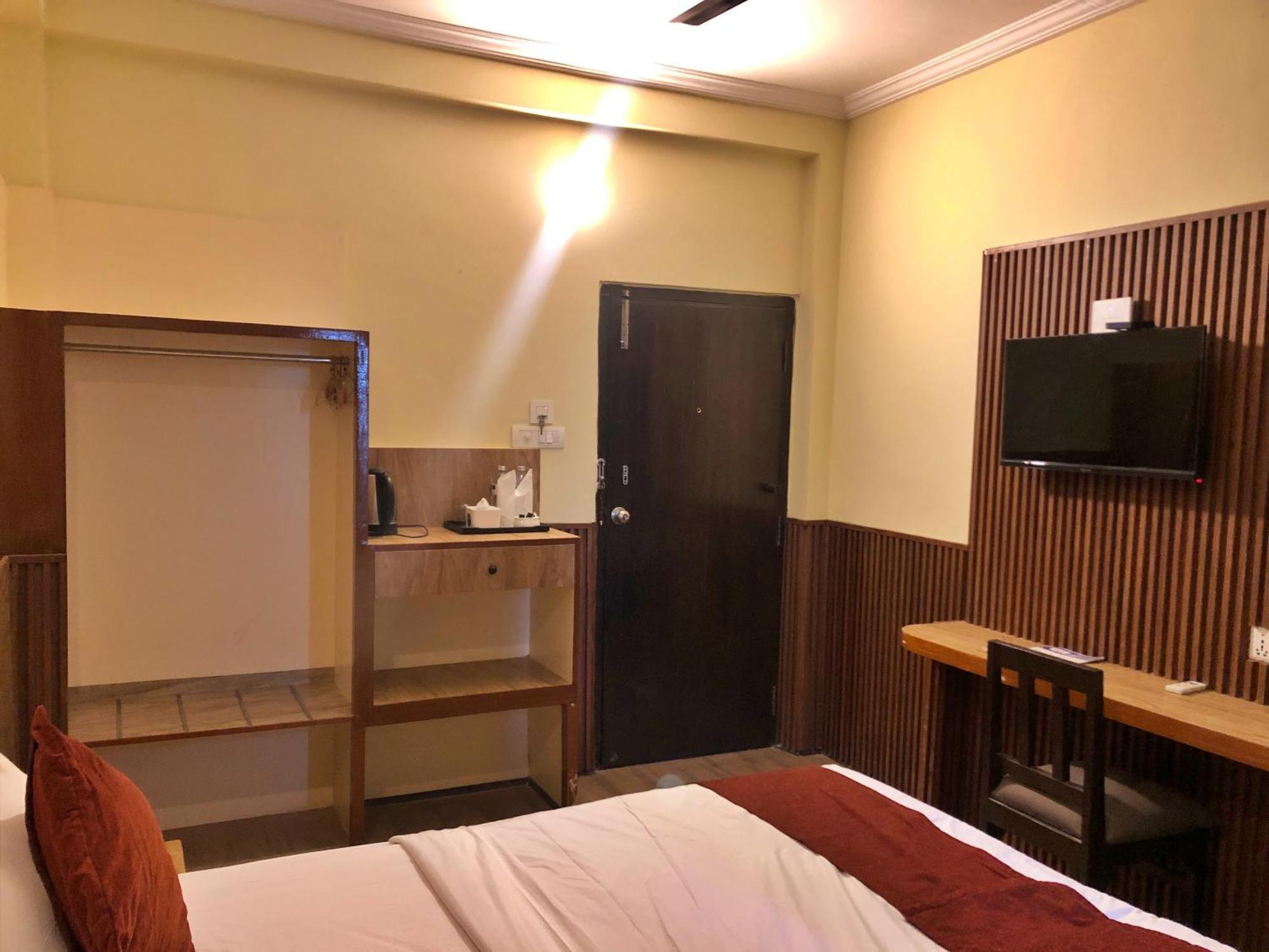 Hotel Peaceland Lumbini Ngoại thất bức ảnh